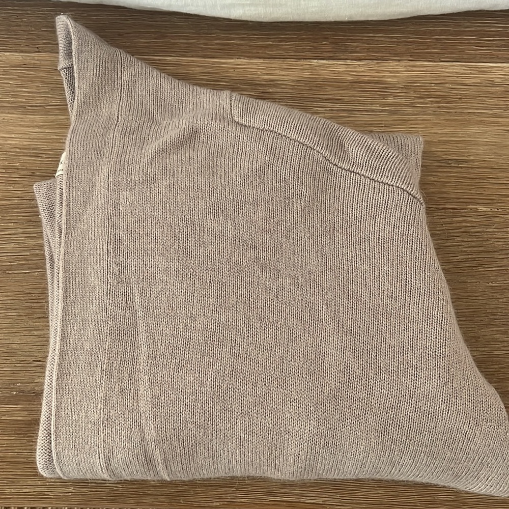 Aritzia azure skies long cardigan in blush size small - Picture 7 of 7